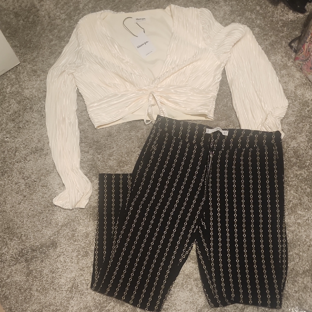 Stylish Black and Gold Women's Skinny Pants & Sexy Vneck Long Sleeve Crop Top